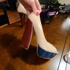 Like New Platform Pumps